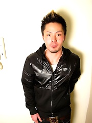 Watch Kenji Wrap Himself in a Fundoshi, Then Jack Off