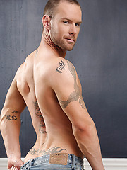 Rafael Carreras shoots his cum in aussie Mathew Masons mouth