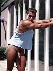 Straight naked guy shows his hot body