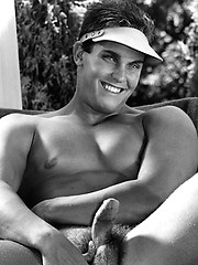 Straight naked guy shows his hot body