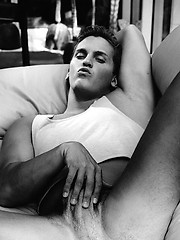 Straight naked guy shows his hot body