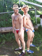 Tristan and Connor like to fuck outdoors