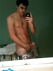 Hot euroboys pose naked on private pics