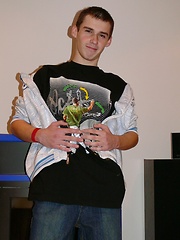 Str8 boy Ty squeezes one out