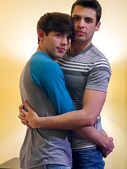 Helix newbie Gabriel West meets sex charged bottom Aiden Summers