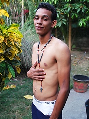 Pablo is a very sexy young Latino